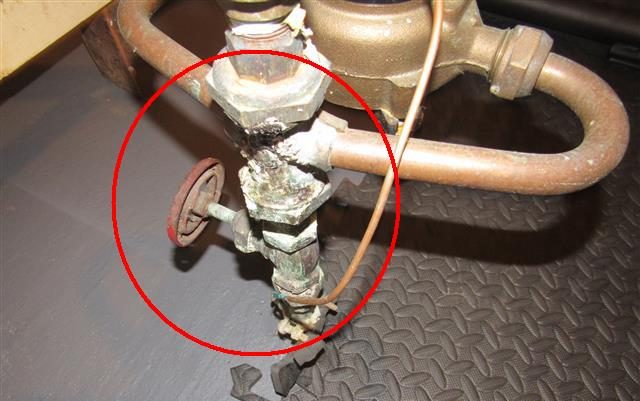 Plumbing inspection of pipes, fixtures, and water heater in a Mankato home